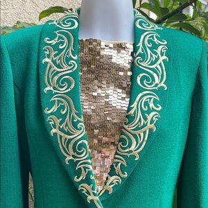 Elegant Emerald Green St. John Evening Knitted Jacket with Gold Embroidery
